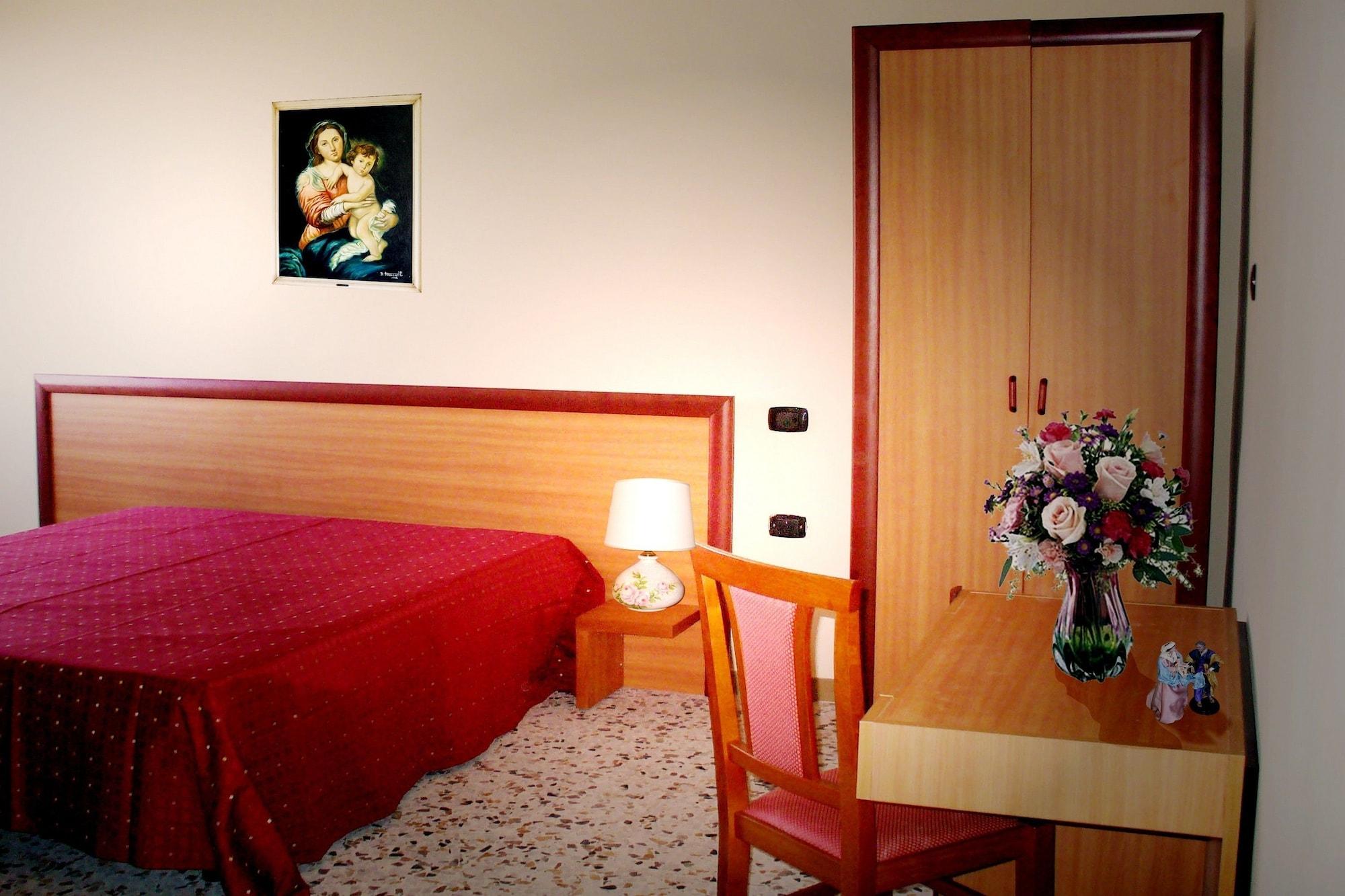 Hotel La Casa Del Pellegrino Sant' Anastasia Ruang foto